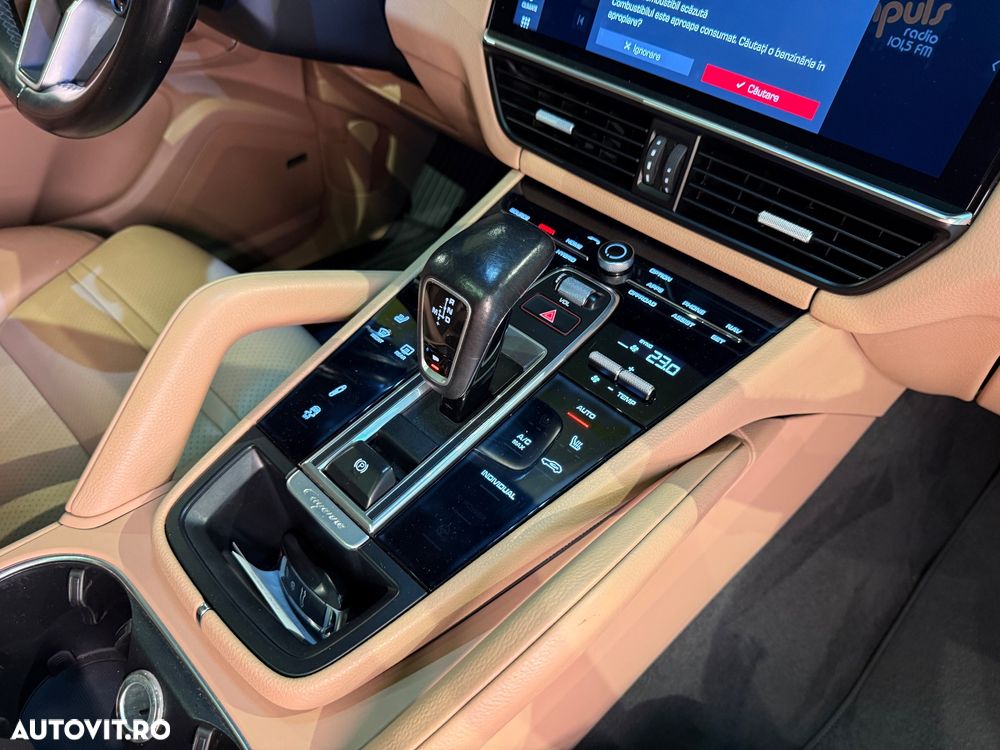PORSCHE Cayenne 2018 — imagine 25