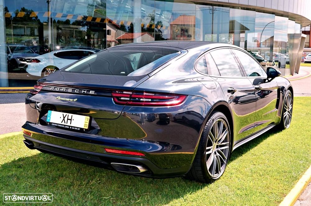 Porsche Panamera - 44