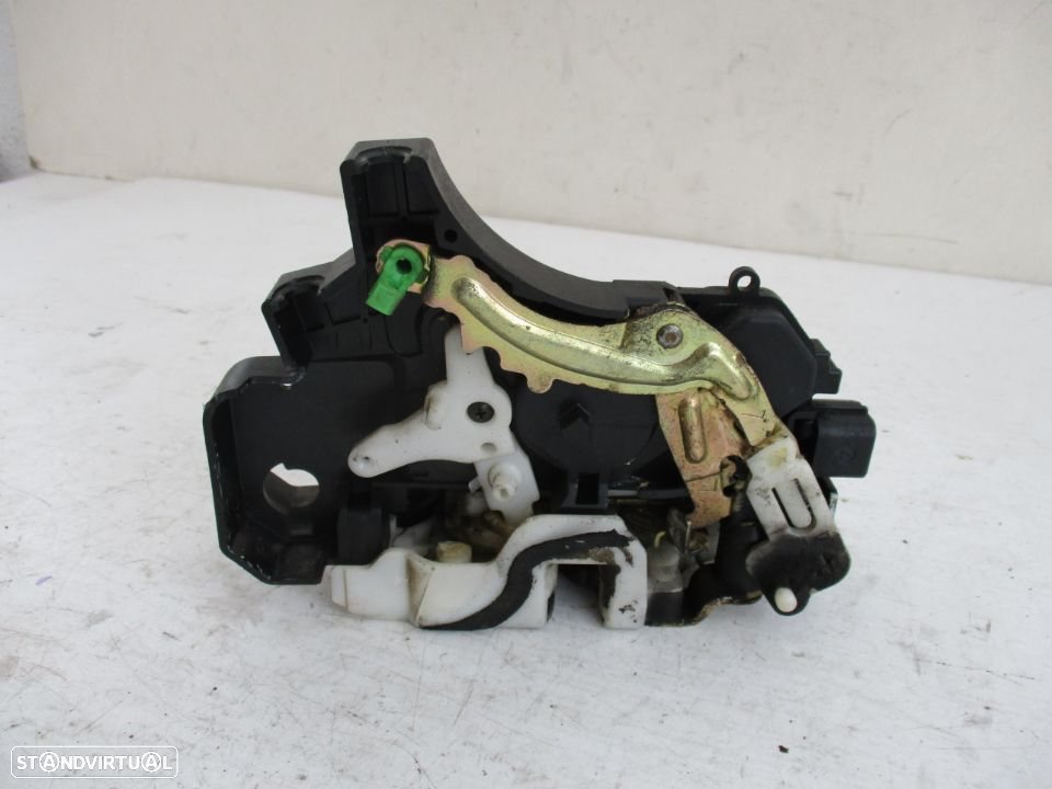 Fechadura porta Mitsubishi Colt Tras Esquerdo 2002 a 2013 - 3