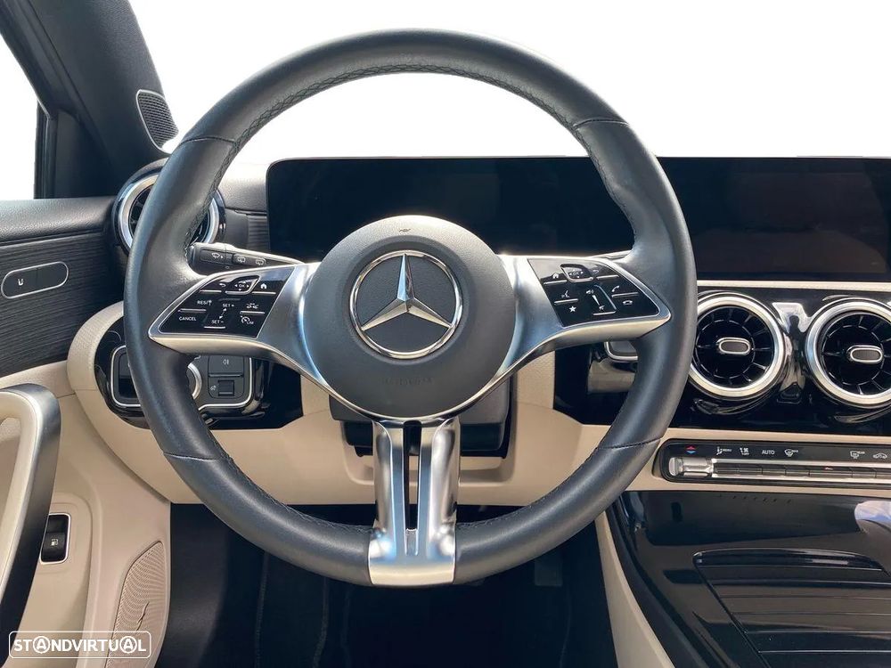 Mercedes-Benz A 250 e - 14