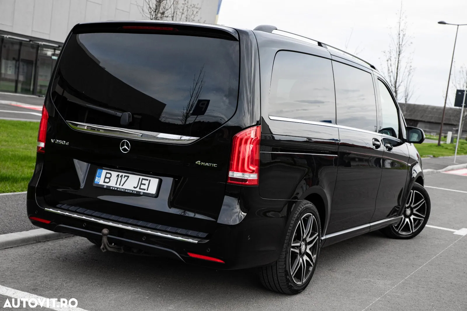 Mercedes-Benz V 250 (BlueTEC) d kompakt 4Matic 7G-TRONIC Avantgarde Edition - 7