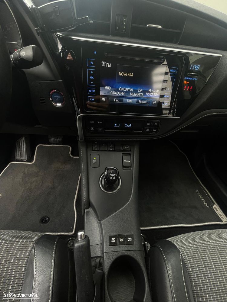 Toyota Auris Touring Sports 1.8 HSD Exclusive - 24