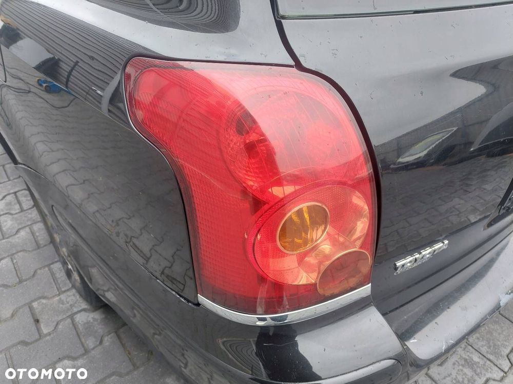KOMPLETNY TYŁ KLAPA ZDERZAK LAMPA TOYOTA AVENSIS T25 KOMBI 209 - 3