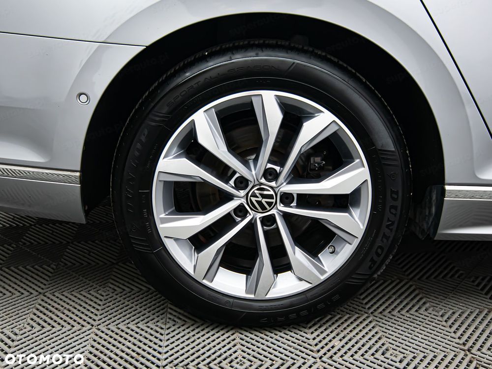Volkswagen Passat - 32