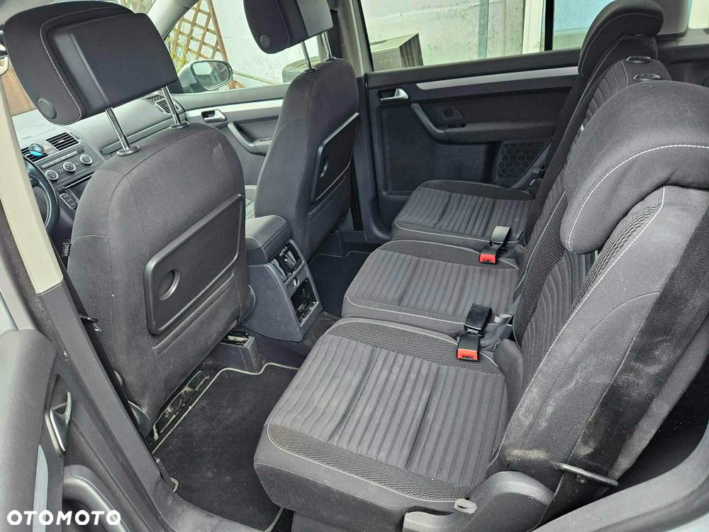 Volkswagen Touran - 5