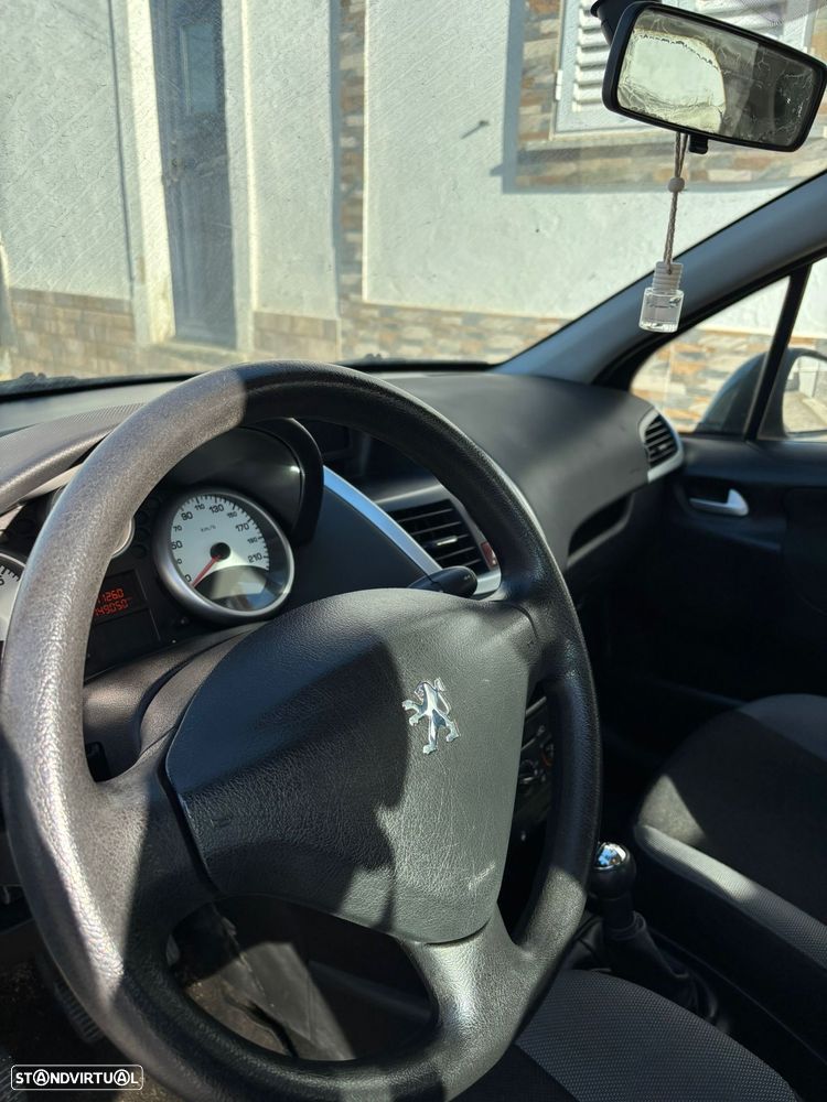 Peugeot 207 1.4 16V Trendy - 5