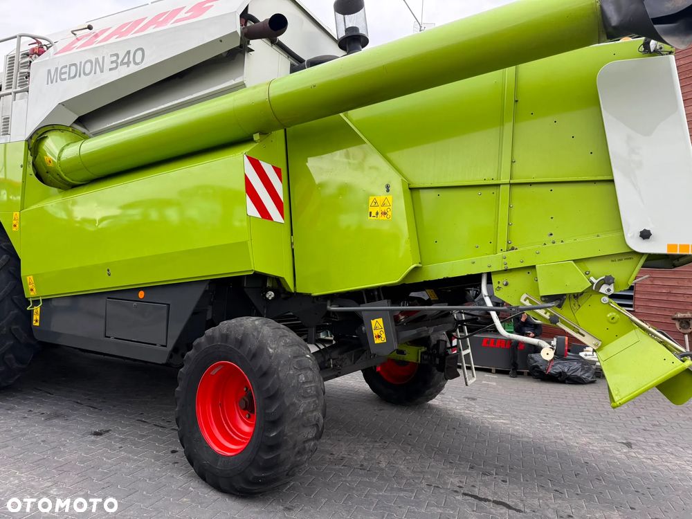 Claas MEDION 340 330  MEGA 350 320 - 26