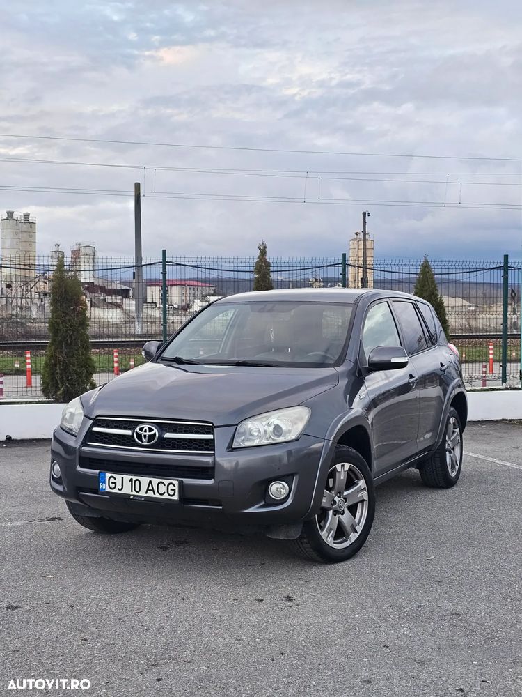 Toyota RAV4 2.2 D-4D 4x4 Automatik Executive - 3