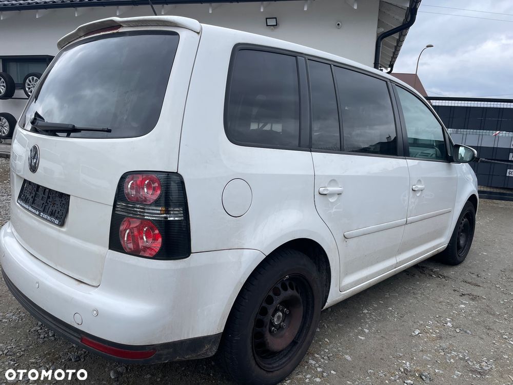 Volkswagen Touran 1.4 TSI DSG Highline - 4