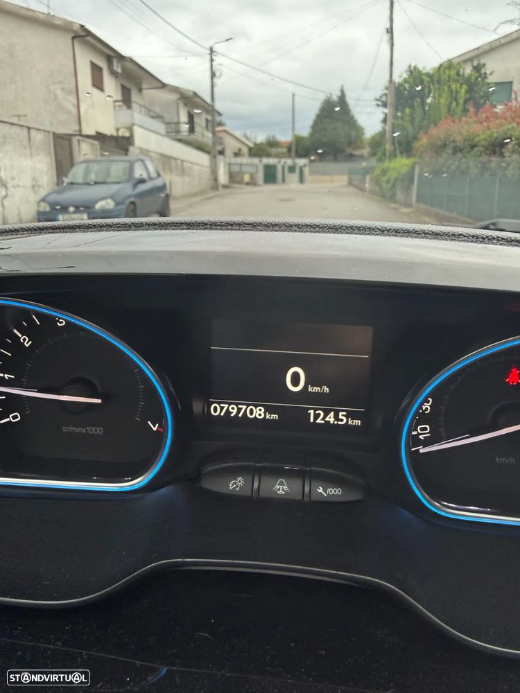 Peugeot 2008 1.2 PureTech Allure - 13