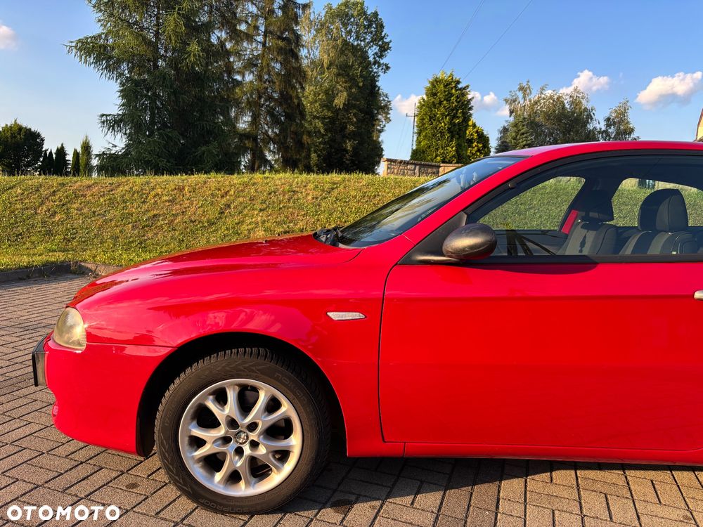 Alfa Romeo 147 1.6 Twin Spark Distinctive - 9