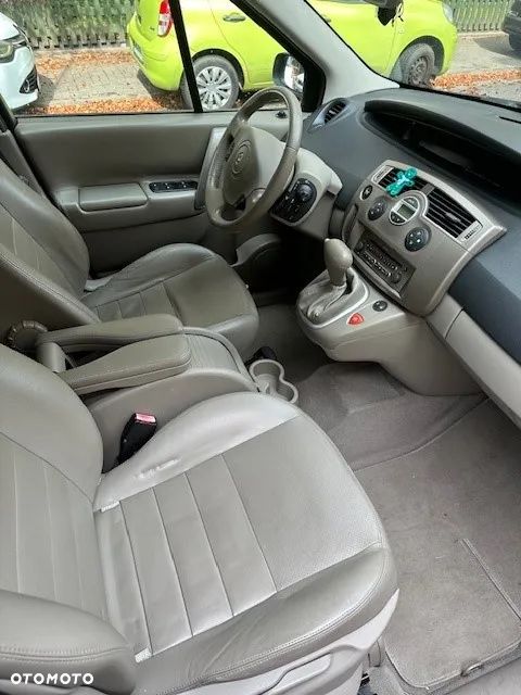 Renault Scenic 2.0 16V Dynamique - 6