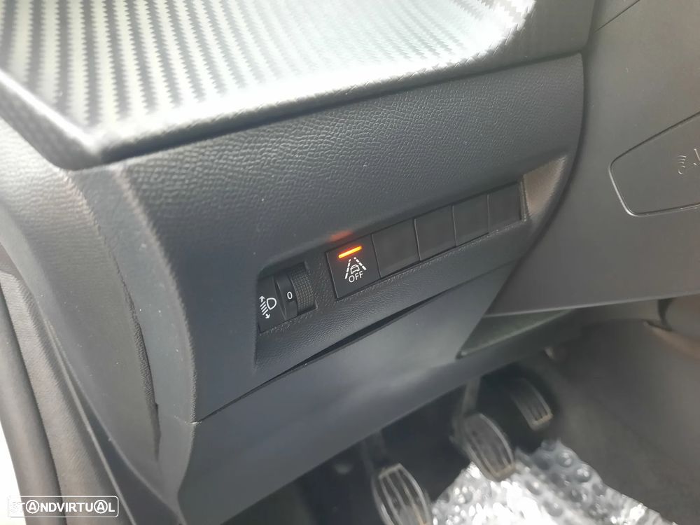 Peugeot 208 1.2 PureTech Allure Pack - 24