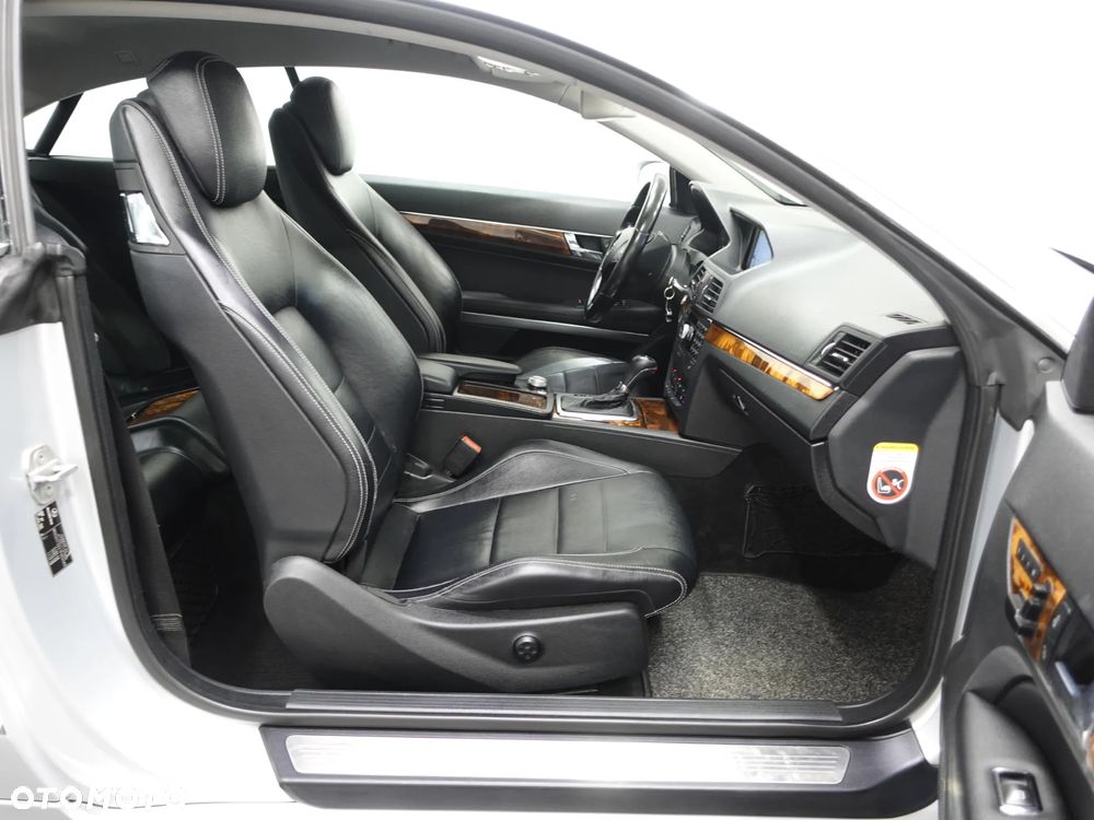 Mercedes-Benz Klasa E 350 CDI DPF BlueEFFICIENCY 7G-TRONIC Avantgarde - 24