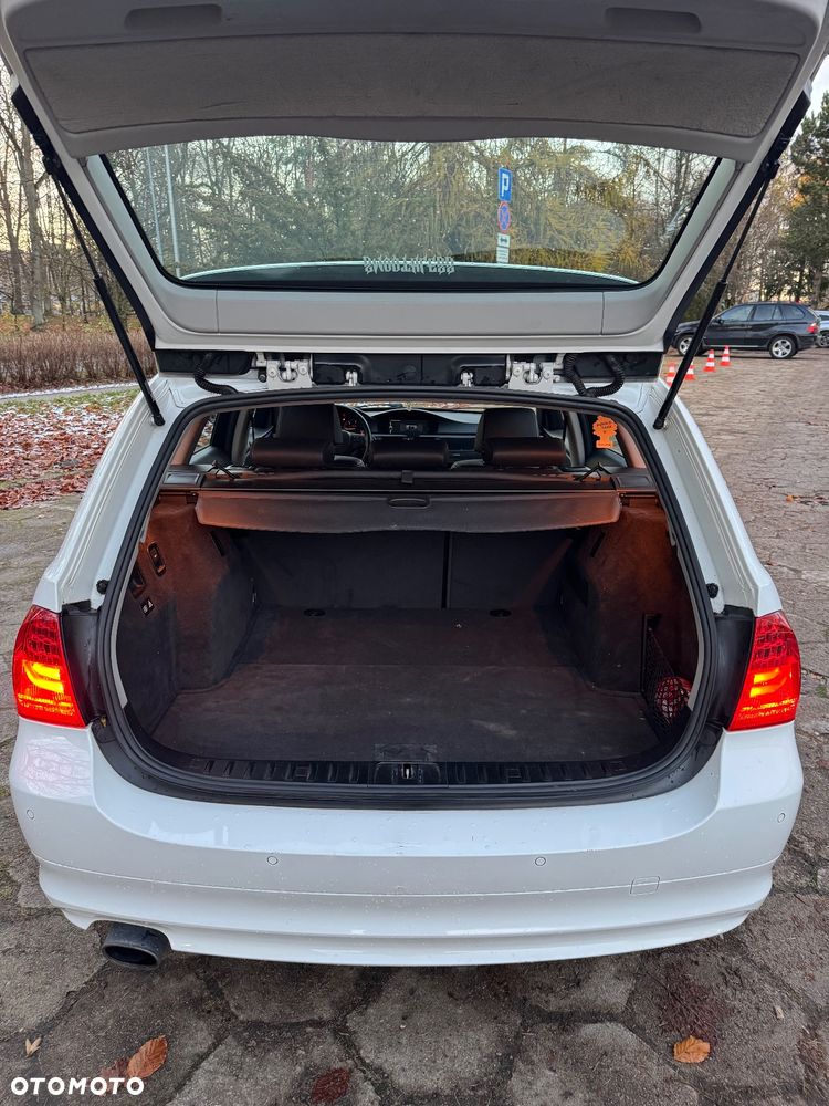 BMW Seria 3 320d DPF Efficient Dynamics Edition - 7