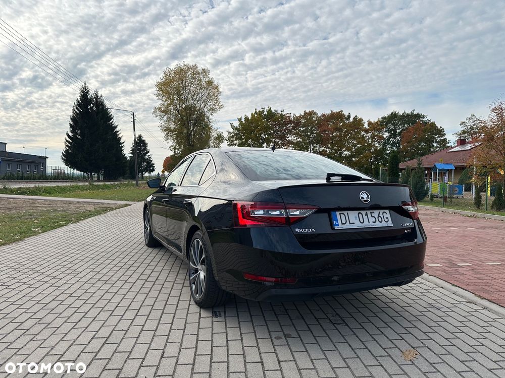 Skoda Superb 2.0 TDI L&K DSG - 6