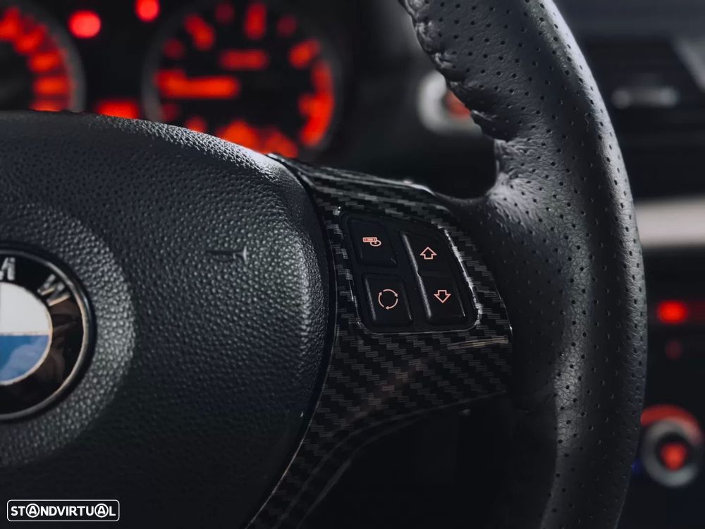 BMW 118 d Pack M - 19