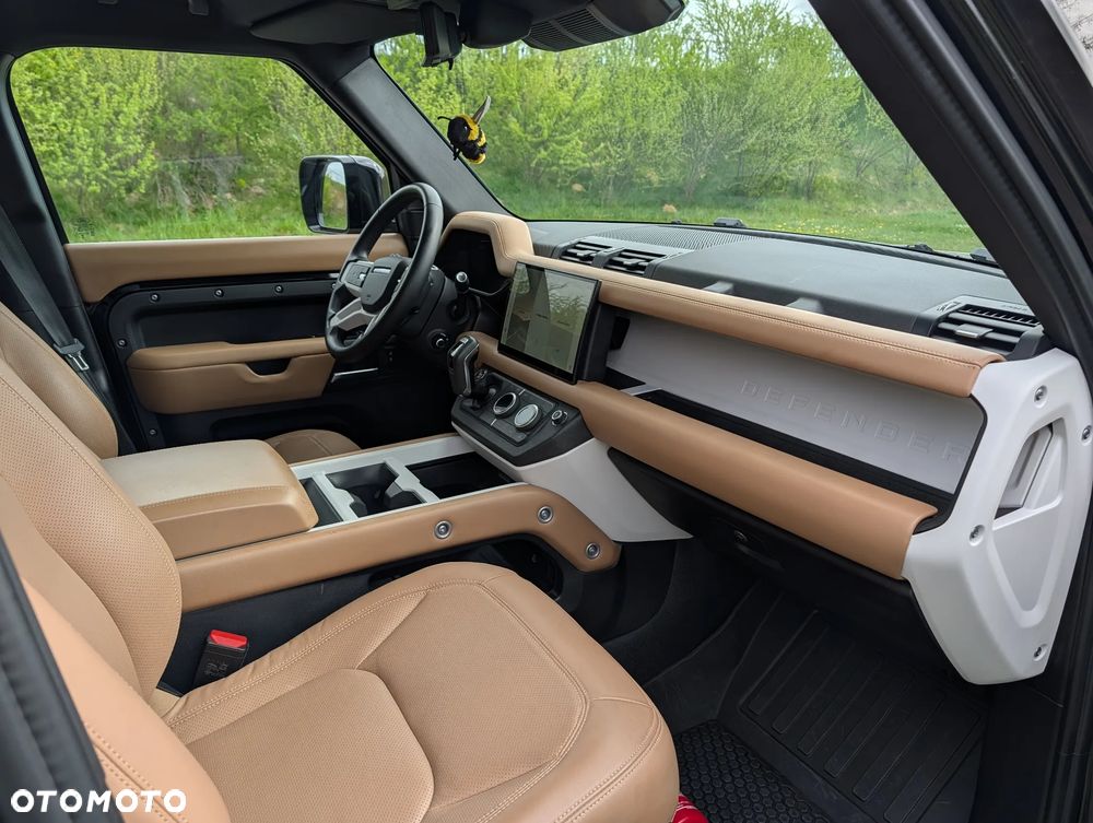 Land Rover Defender 3.0 D300 mHEV X-Dynamic HSE - 13