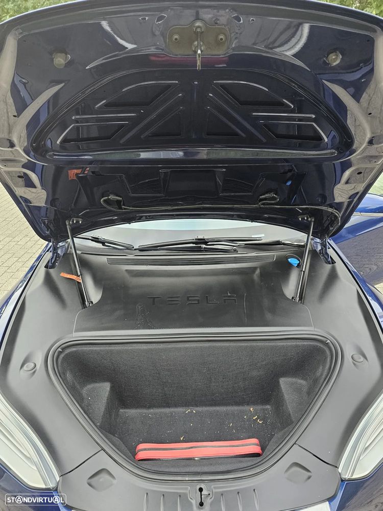 Tesla Model S - 25