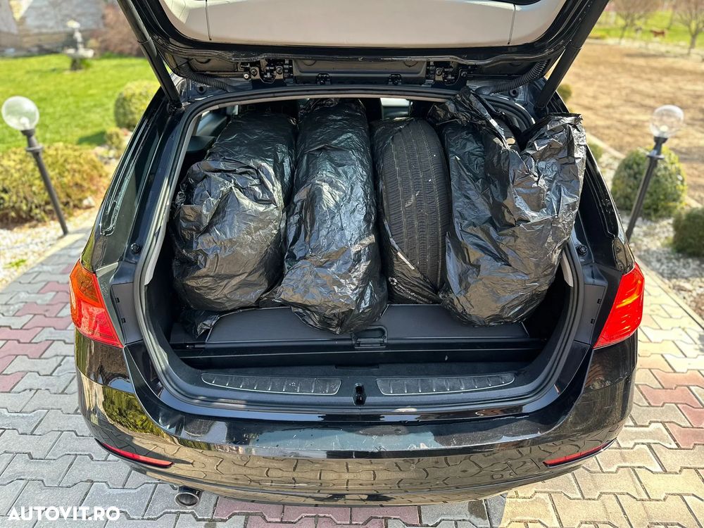 BMW Seria 3 318d Aut. - 38