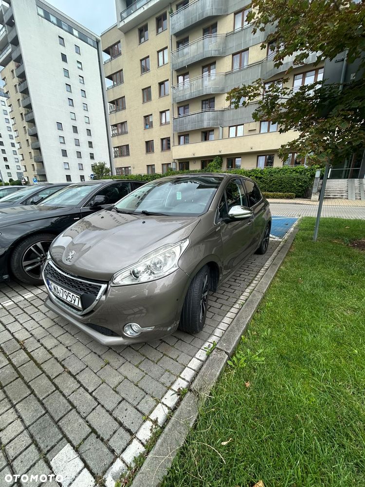 Peugeot 208 1.6 e-HDi Allure STT - 2