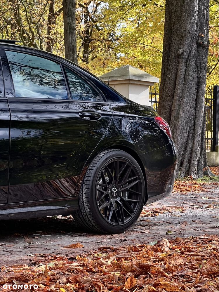 Mercedes-Benz Klasa C AMG 63 - 12