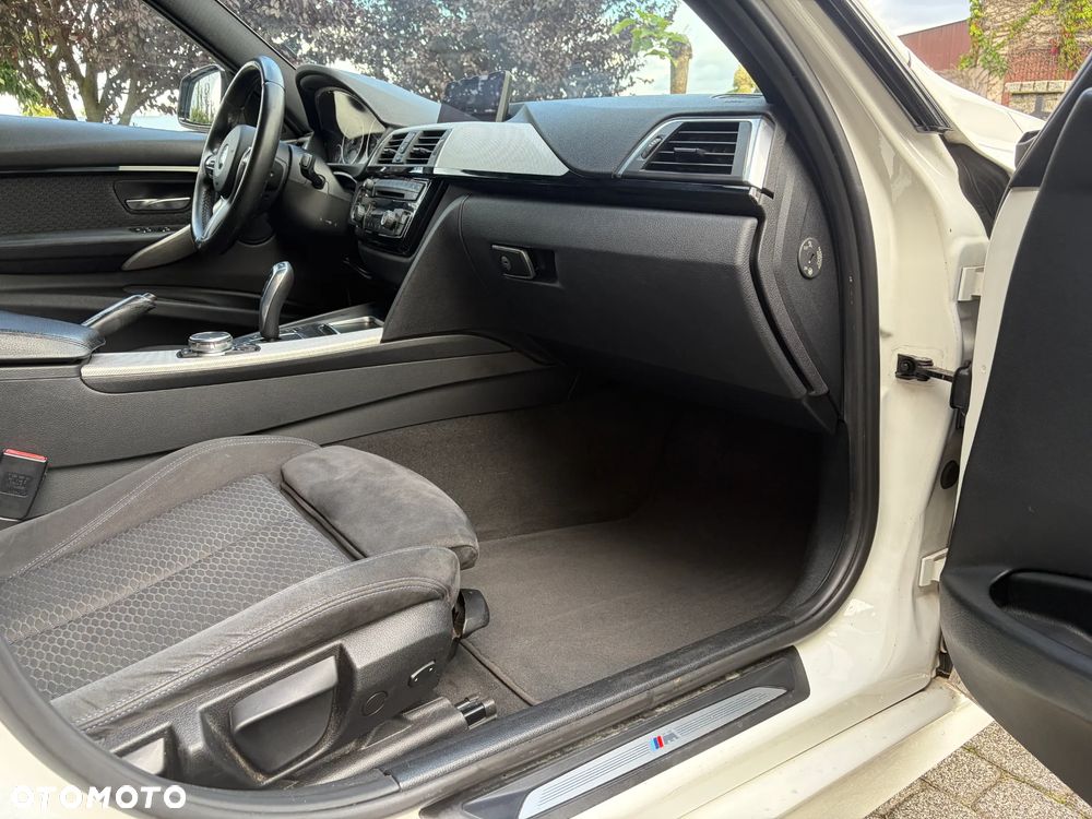 BMW Seria 3 318d Edition M Sport Shadow - 24