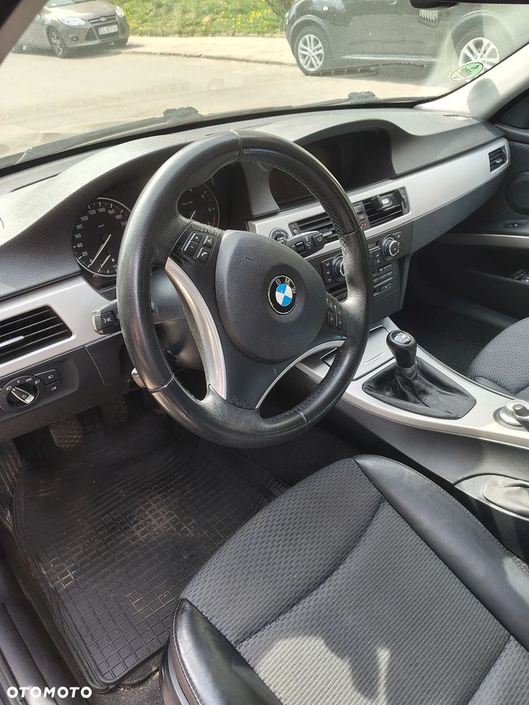 BMW Seria 3 318i - 6
