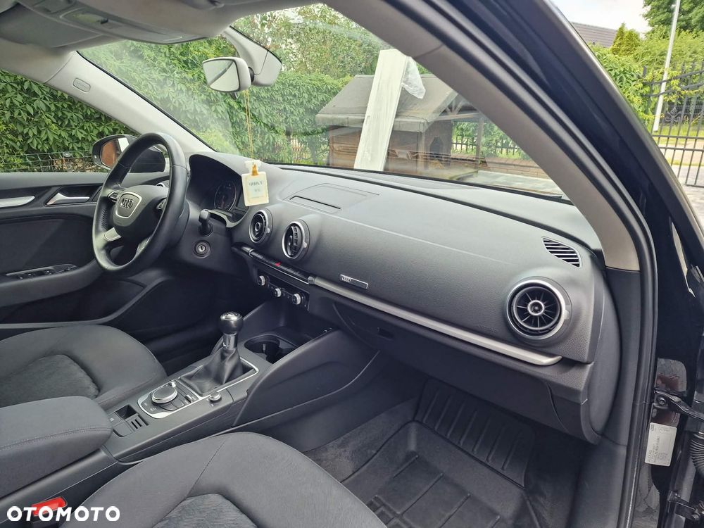 Audi A3 Sportback 2.0 TDI - 14