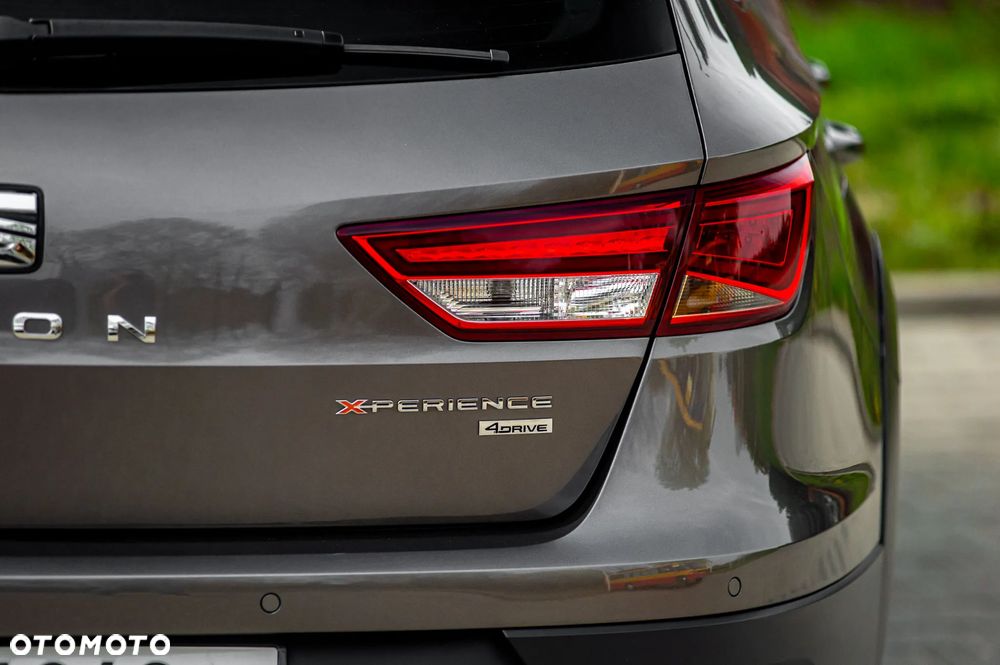 Seat Leon 2.0 TDI DPF Start&Stop DSG XCELLENCE - 32