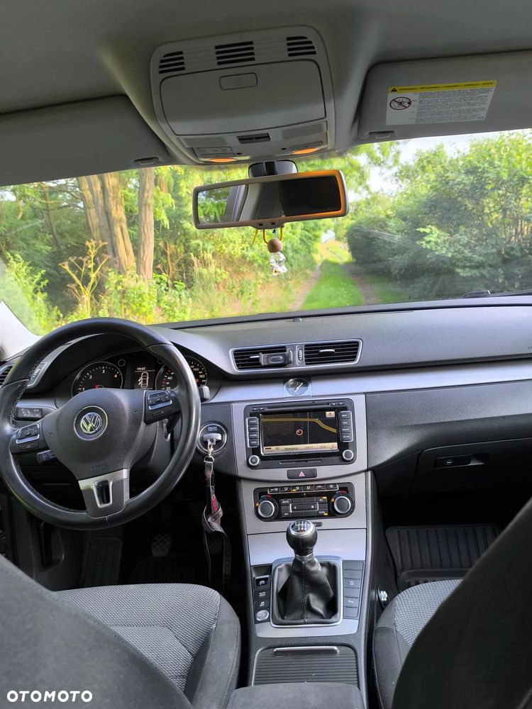 Volkswagen Passat 2.0 TDI Comfortline - 6