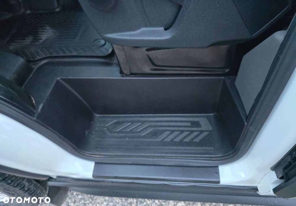Ford Transit - 22