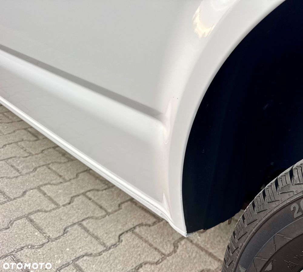 Volkswagen Caravelle - 26