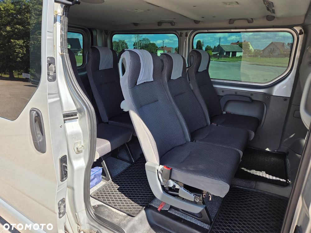 Opel Vivaro - 10