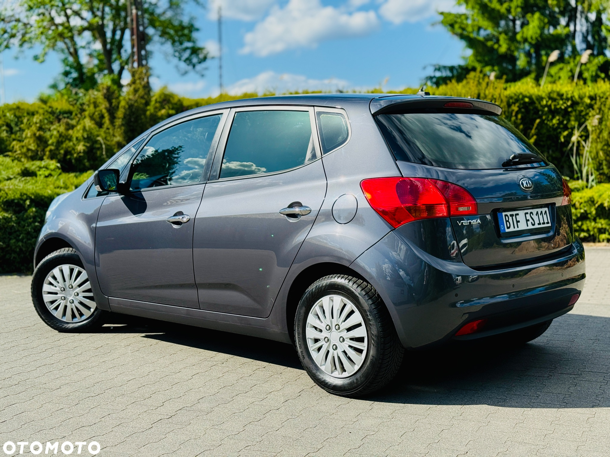 Kia Venga 1.6 CVVT Titanium Collection - 3