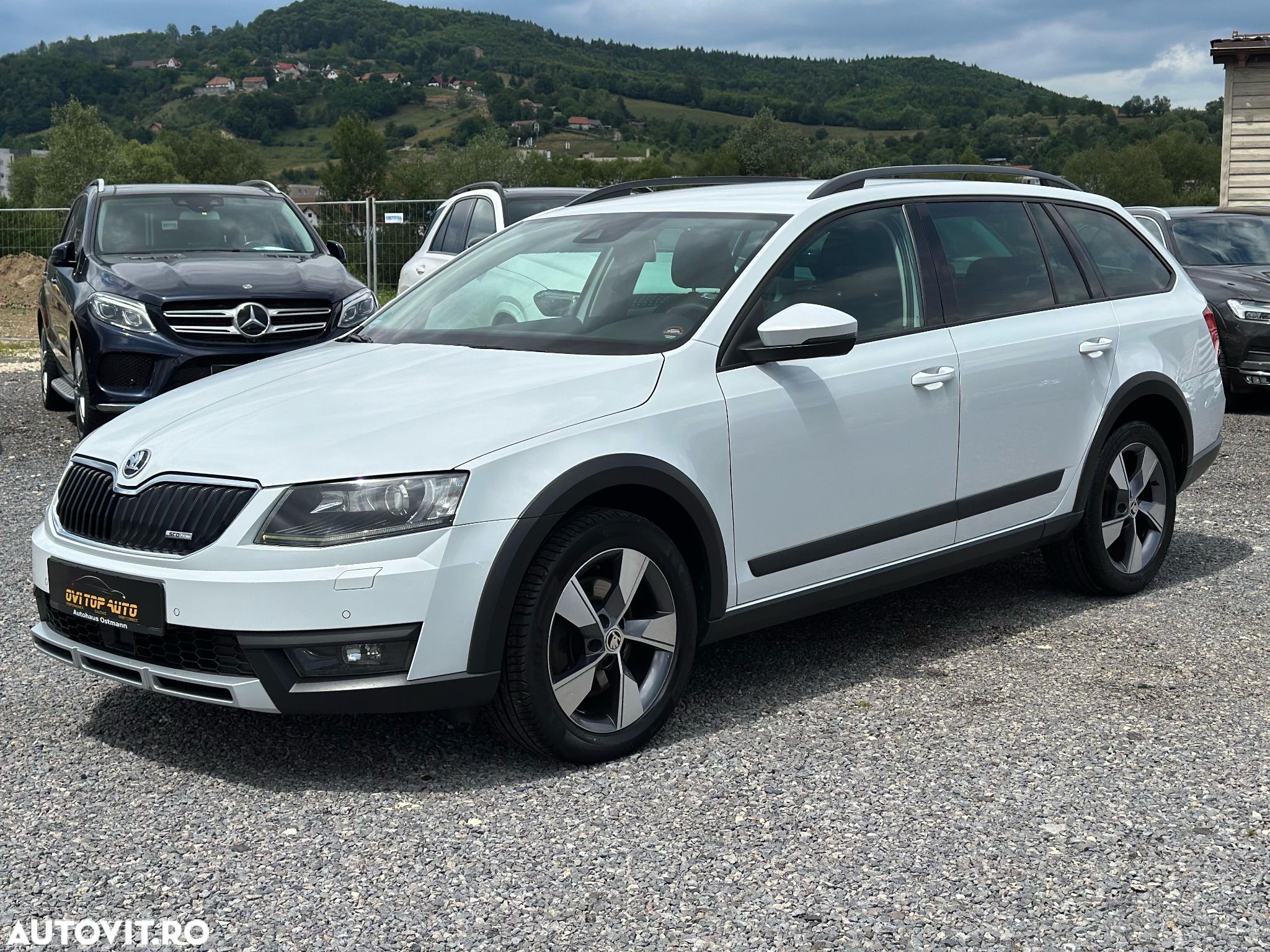Skoda Octavia 2.0 TDI 4x4 DSG Scout - 1