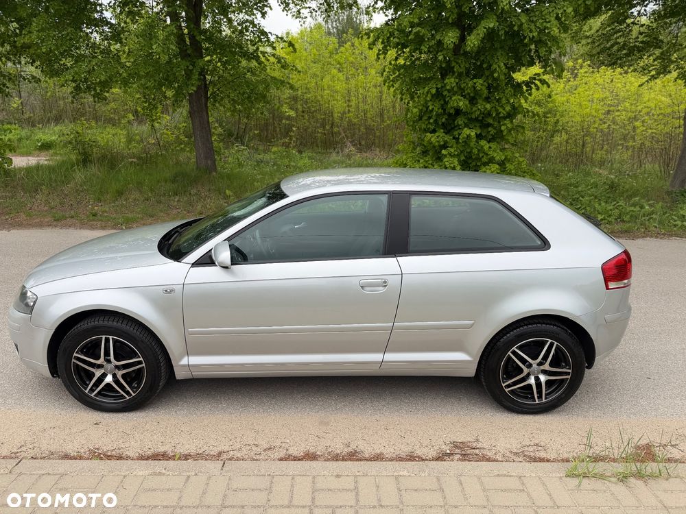 Audi A3 3-drzwiowe 1.6 Ambition - 9