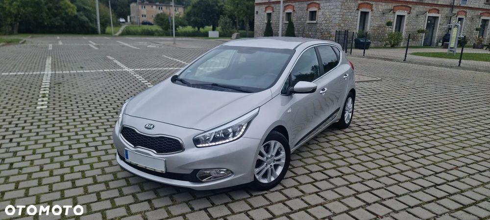 Kia Ceed 1.4 CVVT Dream Team Edition - 25