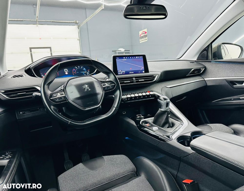 Peugeot 5008 PureTech 130 Stop & Start Allure Business-Paket - 23