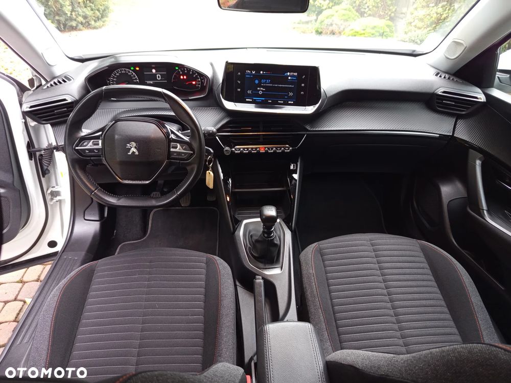 Peugeot 2008 BlueHDi 100 STOP & START Signature - 12