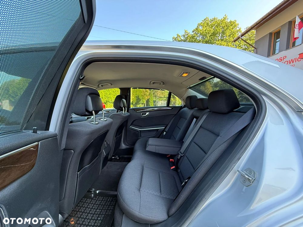 Mercedes-Benz Klasa E 220 BlueTEC 7G-TRONIC Elegance - 23