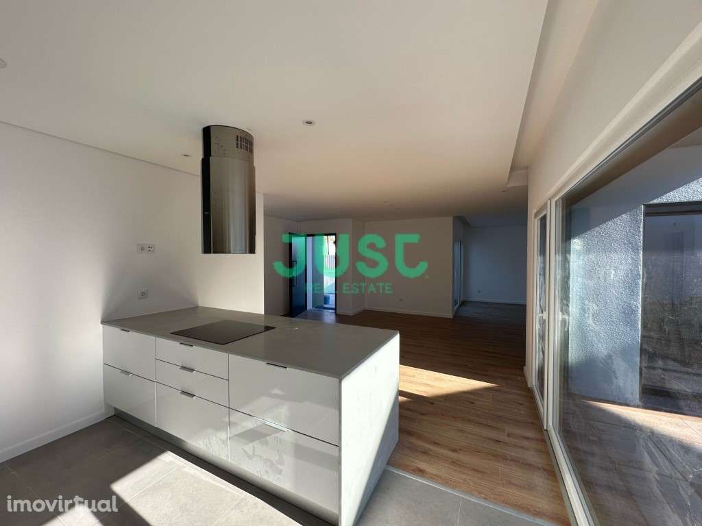 Moradia T3 com 2 suítes e piscina em Fernão Ferro. - Grande imagem: 4/13