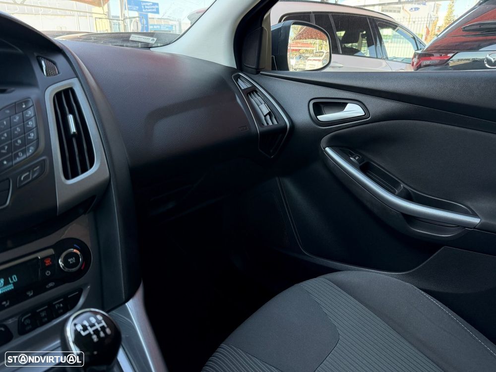 Ford Focus SW 1.0 SCTi Titanium - 17
