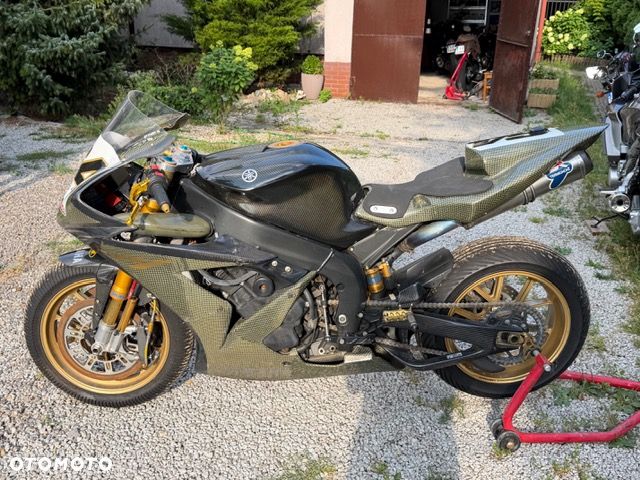 Yamaha R1