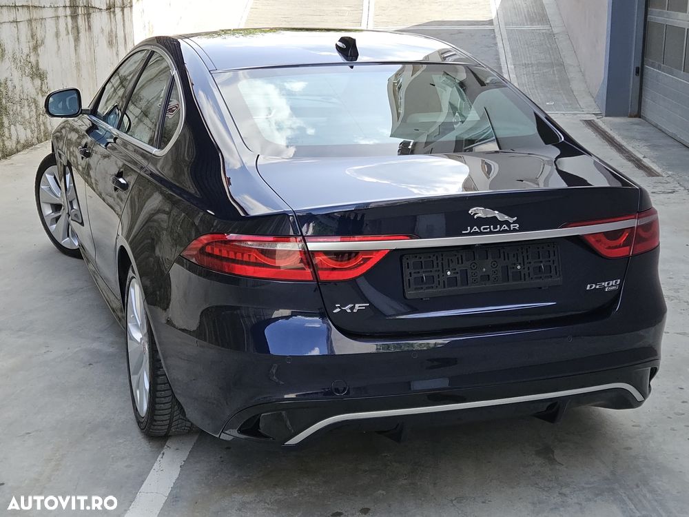 Jaguar XF D200 AWD R-Dynamic SE - 18