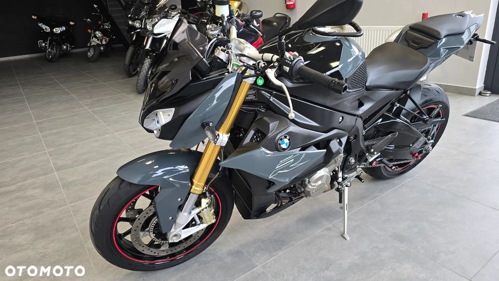 BMW S - 2