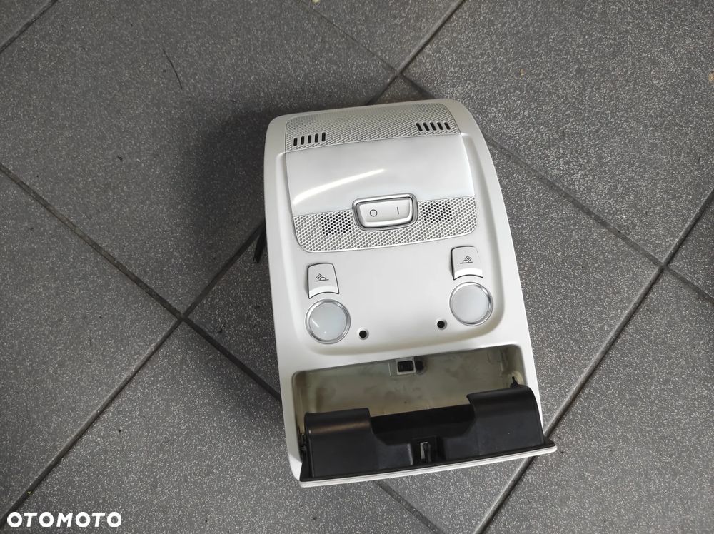 LAMPKA PODSUFITKI AUDI A4 B8 SCHOWEK NA OKULARY WYSYŁKA !!! - 2