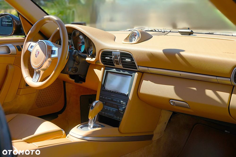 Porsche 911 Carrera 4S PDK - 17