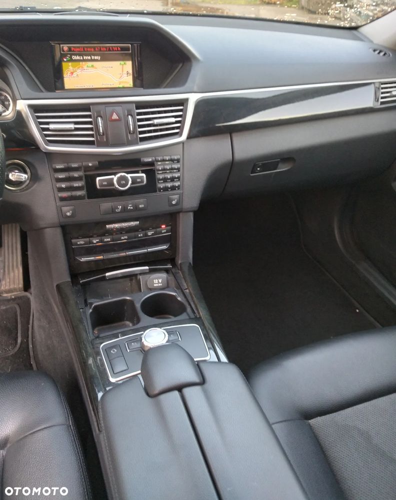 Mercedes-Benz Klasa E 220 CDI DPF BlueEFFICIENCY 7G-TRONIC Avantgarde - 6