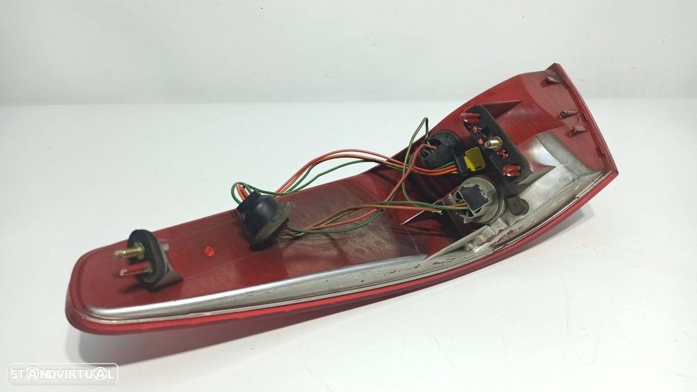 FAROLIM TRASEIRO ESQUERDO PEUGEOT 607 (S1) BáSICO - 2